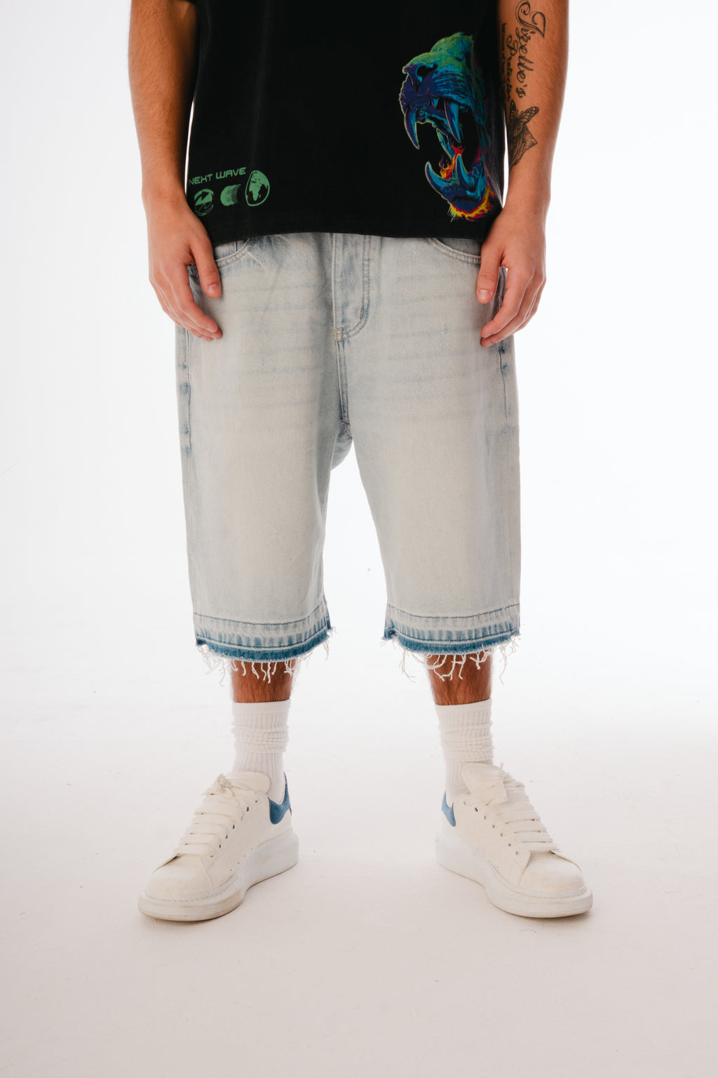 Frost Denim Shorts - Light Wash